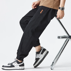 Nora | Jogginghose aus 100% Baumwolle in Schwarz