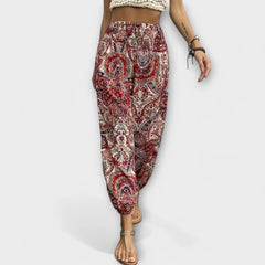 Scarletta – Weite Hose mit Ethno-Muster in Rot