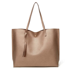 Istar Weiche Schultertasche in Champagner