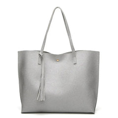 Istar Weiche Schultertasche in Silber