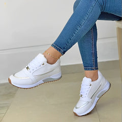 Lässige Schnürsneaker für Damen in Weiß