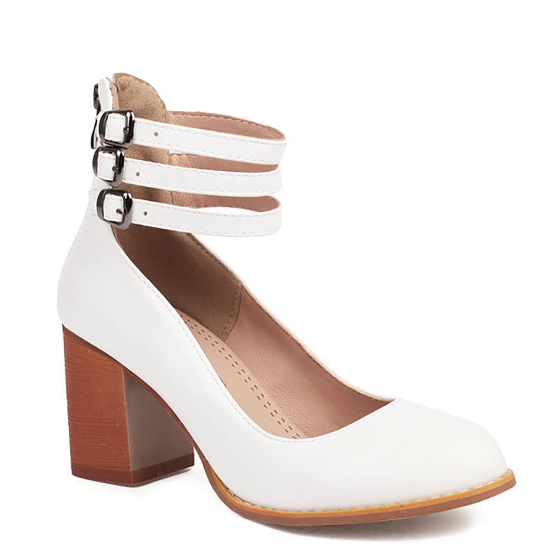 Caa  | Glatte Sandalen mit Knöchelriemen und Keilabsatz