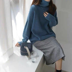 Lockerer Rollkragenpullover in Blau