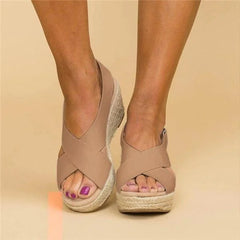Zadie - lässige Plateausandalen mit überkreuzten Riemen in Beige