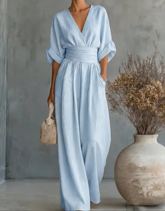 Xylora - Hochwertiger weitbeiniger Jumpsuit mit V-Ausschnitt in Himmelblau