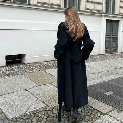 Damen eleganter schwarzer Vintage-Mantel | Übergroß