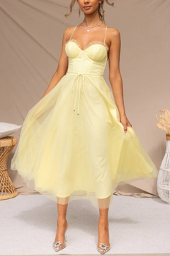 Damen elegantes fließendes Kleid für Hochzeitsgäste | Midi in Gelb