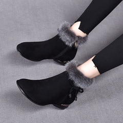 Luisa | Damen Gefütterte Wildleder Ankle Boots mit Kunstfell-Abschluss in Schwarz