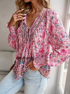 Damen Hemd mit Blumenmuster und V-Ausschnitt in Rosa
