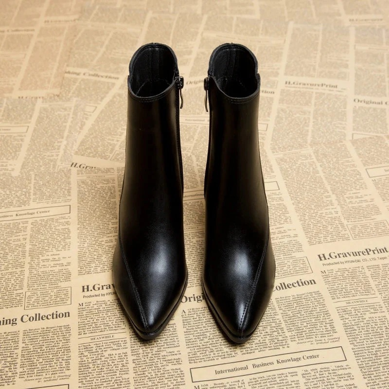 Damen klassische Stiefeletten mit Absatz | Schwarz