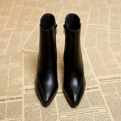 Damen klassische Stiefeletten mit Absatz | Schwarz