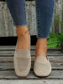 Damen Loafer mit perforierter Oberfläche und quadratischem Zehenbereich in Beige