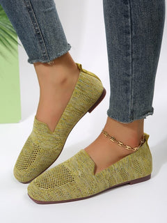 Damen Loafer mit perforierter Oberfläche und quadratischem Zehenbereich in Grün
