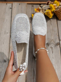 Damen Loafer mit perforierter Oberfläche und quadratischem Zehenbereich in Weiß