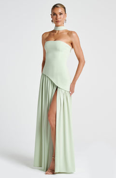 Damen Maxikleid trägerlos mit asymmetrischem Oberteil Beinschlitz und Schal am Hals in Mintgrün