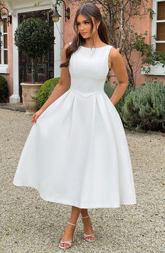 Damen Midikleid mit Bootsausschnitt V Taillennaht und Weitem Faltenrock in Weiß