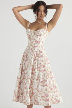 Damen Midikleid mit Herzausschnitt und breiten Trägern mit Ziernähten am Oberteil und Blumenmuster in Weiß