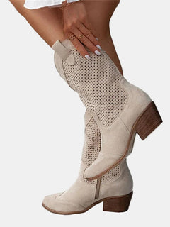 Clara | Damen Perforierte Stiefel Blockabsatz Wildlederoptik in Beige