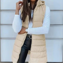 Frieda | Damen Puffer Weste mit Kapuze Ärmellose Lange Steppweste in Beige