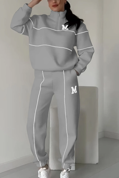 Damen Set mit Halbreißverschluss-Pullover und Jogginghose mit Kontraststreifen in Grau