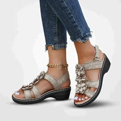 Monika - Damen Sommer Serie Blumen Plateau Sandalen in Golden
