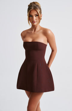 Damen Trägerloses Minikleid mit Paneelnähten und Ausgestelltem Rock in Braun