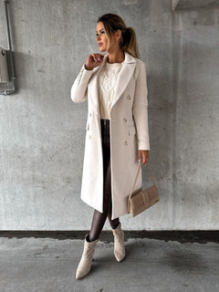 Annika | Damen Zweireihiger Langer Wintermantel mit Goldknöpfen in Beige