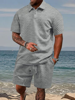 Niall - Strukturiertes Set aus Poloshirt und Shorts in Hellgrau