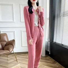 AGNA - SET AUS STRICKJACKE UND ELEGANTER HOSE in Pink