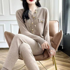 AGNA - SET AUS STRICKJACKE UND ELEGANTER HOSE in Kamel