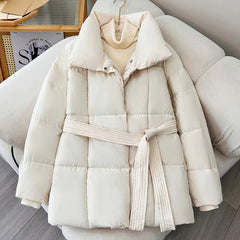 Warmer karierter Reversmantel mit Gürtel in Beige