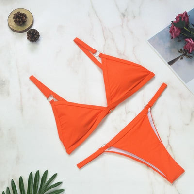 Thelma® | Zweiteiliger Bikini-Badeanzug mit goldenen Metallringen und dreieckigen Cups