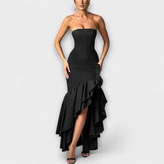 Zuri - Asymmetrisches Off-Shoulder Maxi-Kleid in Slim Fit in Schwarz