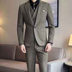Eleganter 3-teiliger Hochzeitsgast-Anzug für Herren | mit Weste in Khaki