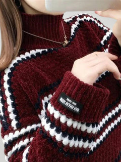 Alina | Moderner Kragenpullover für Wintertage in Rot