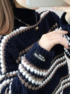 Alina | Moderner Kragenpullover für Wintertage in Blau