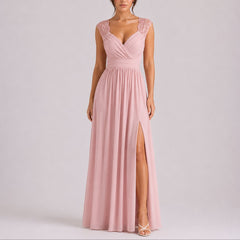 Amelie | Elegantes Spitzen-Maxi-Kleid für Hochzeitsgäste im Herbst in Rosa