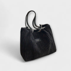 Malva – Weiche Schultertasche aus Velours in Schwarz