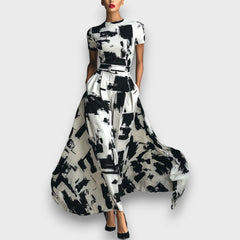 Alessira – Damenkleid mit abstraktem Print in Weiß