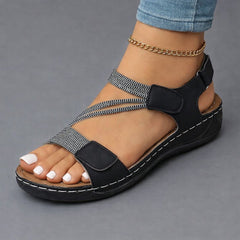 Sarah | Leichte orthopädische Sandale für Damen in Schwarz