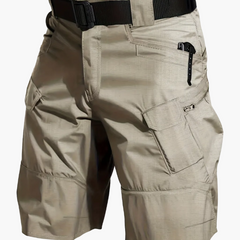 Herren-Funktionsshorts mit Taschen und Gürtel in Beige