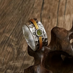 Eleganter grüner Zirkonia-Ring in Zweifarbig
