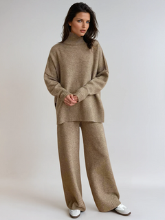 Hedda | Turtleneck Lounge Set mit Weitbein-Hose in Beige