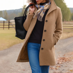 Helga | Klassischer Wintermantel mit Knopfleiste in Khaki