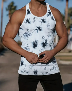 Herren klassisches geripptes Tanktop | Sport in Weiß mit schwarzem Aufdruck