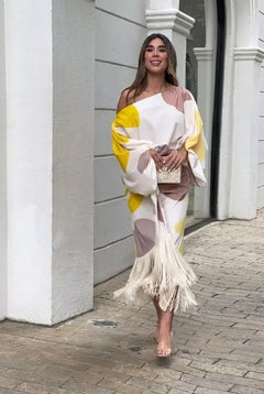 Valira - One-Shoulder-Midikleid mit Fransen in Amarillo blanco