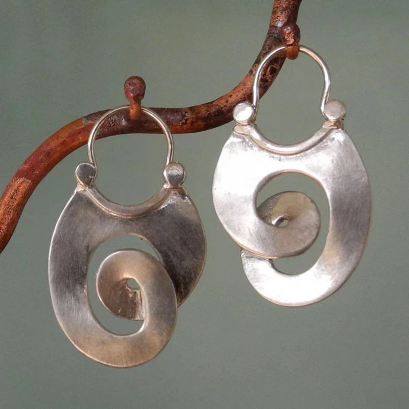 Bertrud – Silberne Spiraltropfen