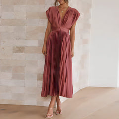 Amara Yazmin - Plisseekleid in Ziegelrot