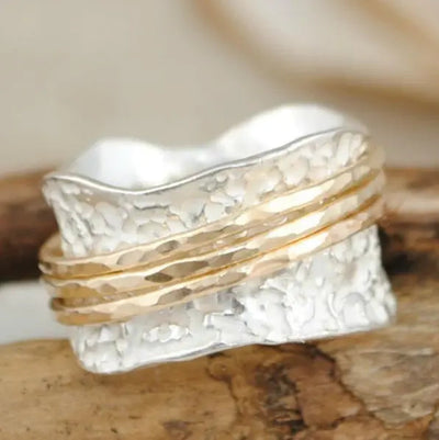 Silvia – Strukturierter Bandring