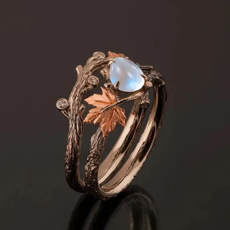 Ring aus natürlichem Mondstein